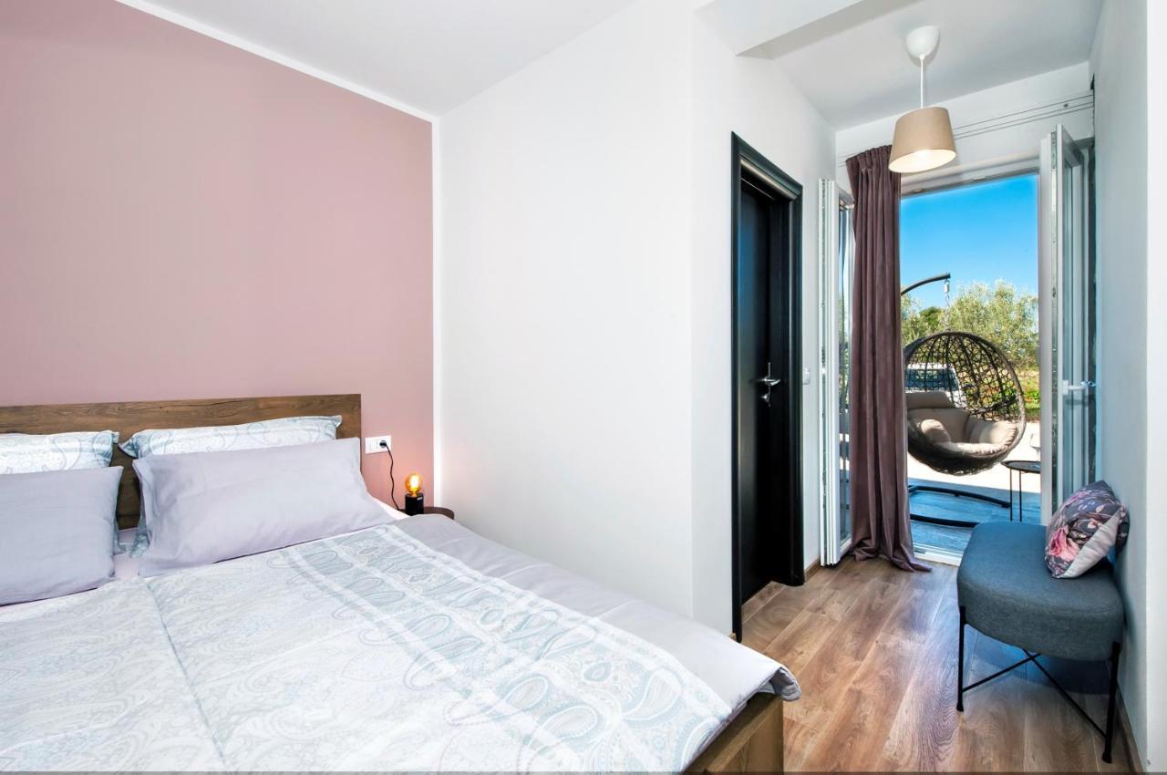 Apartment Miral Ровинско село Екстериор снимка