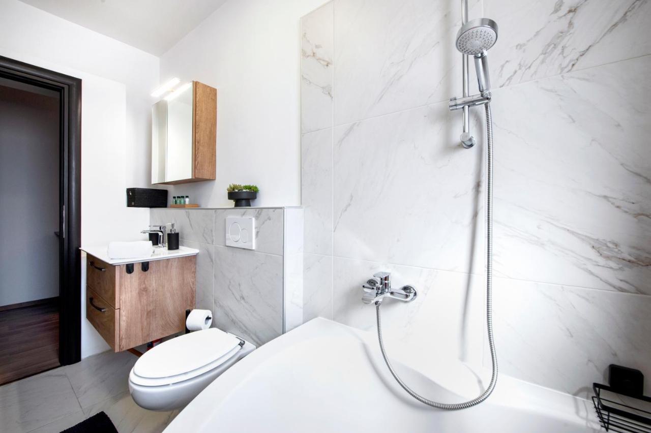 Apartment Miral Ровинско село Екстериор снимка