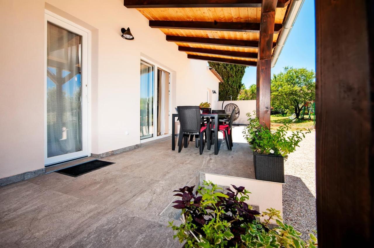 Apartment Miral Ровинско село Екстериор снимка
